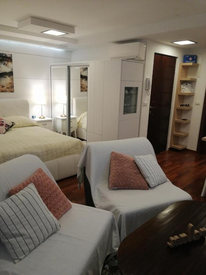 V&M Luxury Studio พาก ภายนอก รูปภาพ